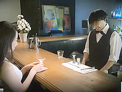 03B1024-A sexy beautiful woman is comatose and raped by the bar master