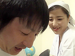 03E2201-Delivery mature woman invites a young man to have an affair