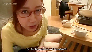 05051,Beautiful woman's lewd appearance