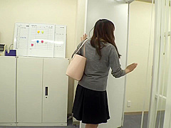 05D1023-A perverted wife who is fucked in the office at night and feels with a creampie affair