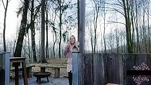 18yo Wird Outdoor Auf Tisch Gefickt!!