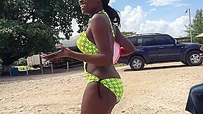 2 hot Jamaican Ebony Babes shake their Asses on the Beach