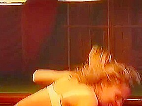 2 whore fight nude in the restaurant