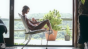 21Naturals Video: Distance