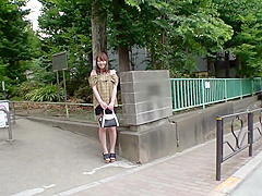 可愛い顔してザーメン愛好家の美少女が2本の肉棒相手に悶絶3Pセックス