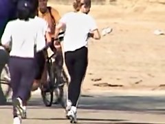 A group of candid babes running and shaking their butts 03zc