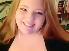 AMATEUR CHUBBY PLAYS WITH PUSSY BIG BOOBS