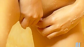 ARIANA MARIE HOT SHOWER