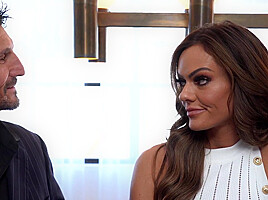 Aila Donovan Literally Digs Gold Instead Of Signing Contract - OnlyGoldDigger