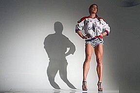 Alena Chumakova fitness legs