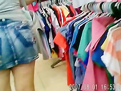 Alicia in store
