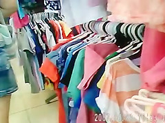 Alicia in store