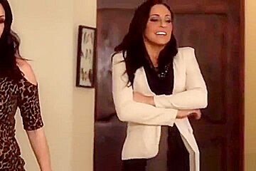 Alluring babe Gracie Glam in lesbo sex video