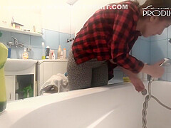Amateur Russian Brunette On Webcam More Webcamgirls
