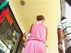 Amateur hidden upskirt cam video of an attractive woman