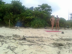 Amateur yang couple were catched fucking on a public beach