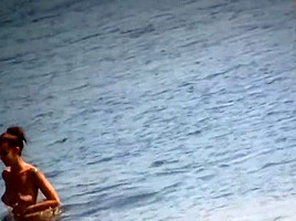 Amazing Beach Frisbee
