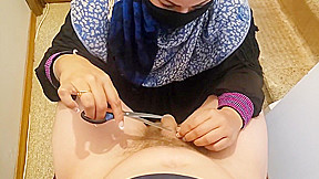Arab Milf Giving Pedicure And Trim With Happy Ending