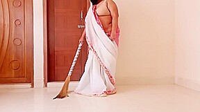 Arab Stepmom Sweep Room In Indian Style Saree Then Stepson Saw Her Bbw Figure & Get Hot Then Fuck