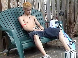 Asian Twink Derek Rei Beating Off