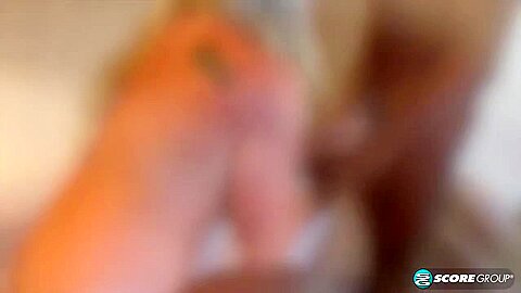 At Home With - Taylor Leigh