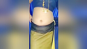 Aunty Saree Wearing