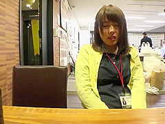 B3F0906- A female employee who treats premature ejaculation pussy with a remote vibrator