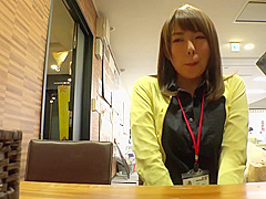 B3F0906- A female employee who treats premature ejaculation pussy with a remote vibrator