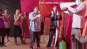 Babe squirts over audience before threesome