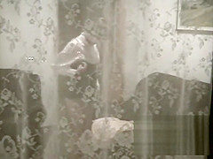 Best peeper , Showers adult scene
