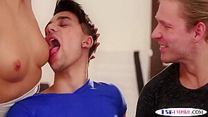 Bisexual Hunks Cocksucking In Threeway 6 Min
