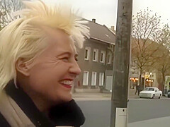 Blonde Milf Bekommt Beim Casting Was Zu Blasen Und Die Pussy Gefingert