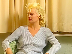 Blonde Milf Bekommt Beim Casting Was Zu Blasen Und Die Pussy Gefingert