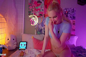 Blondelashes19 Cums Fast
