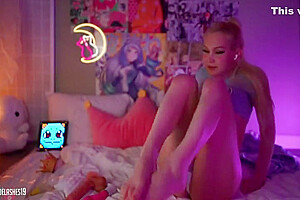 Blondelashes19 Cums Fast