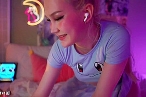 Blondelashes19 Cums Fast