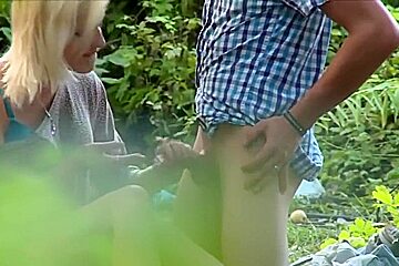 Blondie Nympho Rides Stranger In The Park - Alanna Thomas