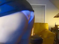 Bottom Teases 8 Guys on Multi-chat in Pink Panties
