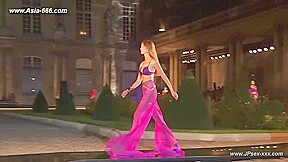 Braless Trends in Women's Fashion Style Compilation for Adventurous Dressers 5
