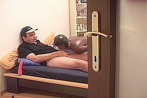 Bruno & sa poupe gonflable
