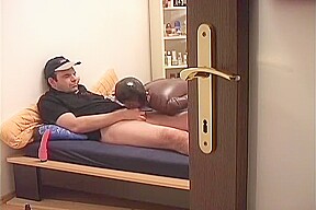 Bruno & sa poupe gonflable