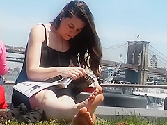 Candid NYC Sexy Feet Two women Soles