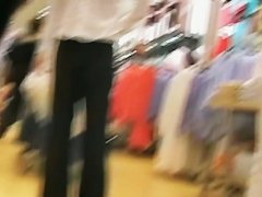 Candid jeans video of a brunette with amazing legs