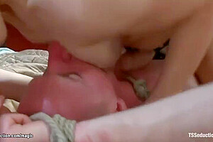 Carmen Moore And Jessie Cox In Shemale And Her Gf Anal Fuck Guard
