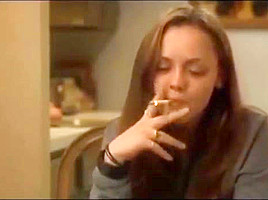 Celebrity Christina Ricci Smoking 9m27s 360p
