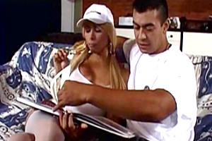 Chap screws blonde hotty cums on her tits