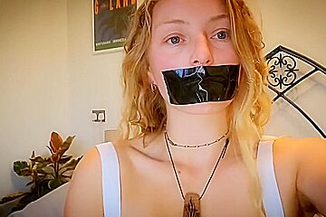 Cheerleader Gets Gagged And Stretches Out Pussy With Giant Dildo (full 20 Min Vid On