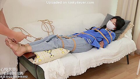 Chinese Feet Bond