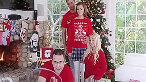 Christmas Morning Fucked To Her Step daughter