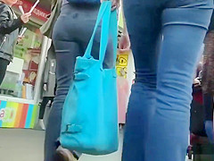 Chubby ass upskirt